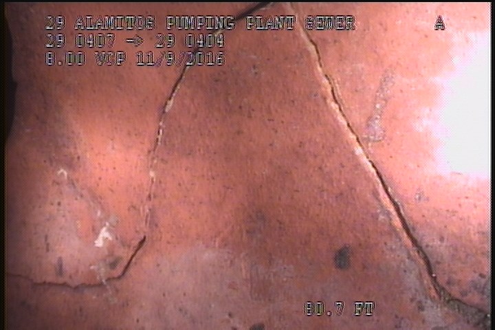 Fracture Multiple, from 07 to 06 o'clock, within 8 inches of joint: YES - SLIGHT