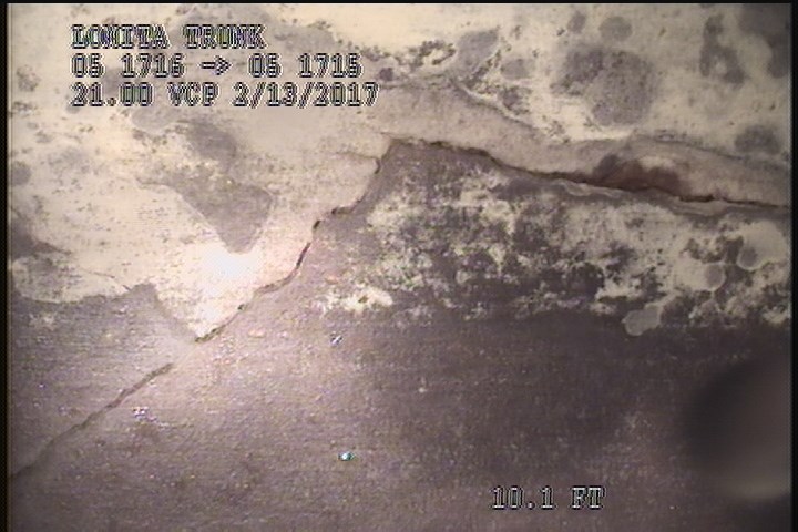 Fracture Spiral, from 09 to 11 o'clock, within 8 inches of joint: YES, Start - SLIGHT