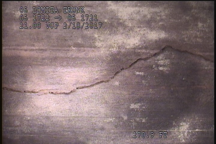 Fracture Spiral, from 02 to 04 o'clock, within 8 inches of joint: YES, Start - SLIGHT