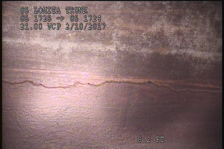 Fracture Spiral, from 08 to 10 o'clock, within 8 inches of joint: YES - SLIGHT