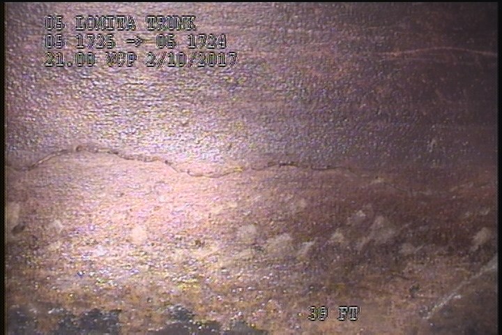 Fracture Spiral, from 01 to 04 o'clock, within 8 inches of joint: YES - SLIGHT