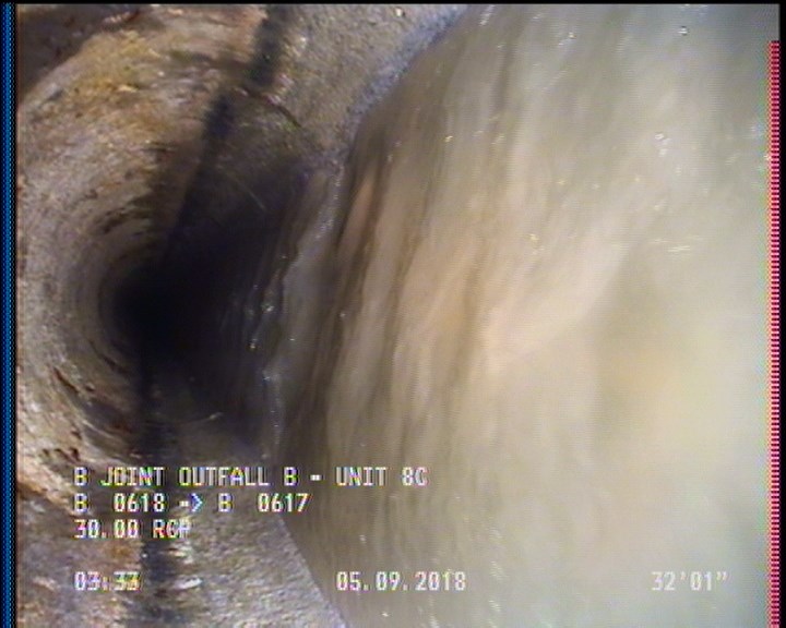 Deposits Settled Other, 10 %of cross sectional area, from 05 to 07 o'clock, , within 8 inches of joint: YES, Start - DEBRIS