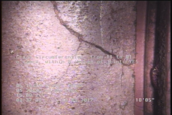 Crack Circumferential, from 11 to 01 o'clock, within 8 inches of joint: YES