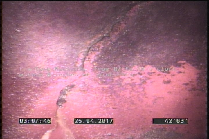 Fracture Multiple, from 07 to 10 o'clock, within 8 inches of joint: YES