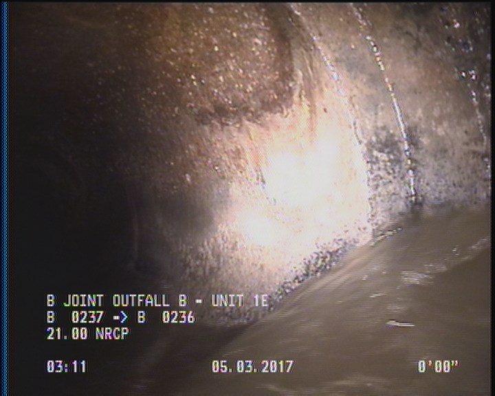 Deposits Attached Grease, 5 %of cross sectional area, from 04 to 08 o'clock, , within 8 inches of joint: YES, Start