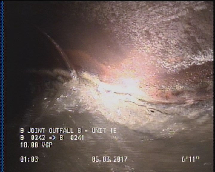 Deposits Attached Grease, 5 %of cross sectional area, from 04 to 08 o'clock, , within 8 inches of joint: YES, Start