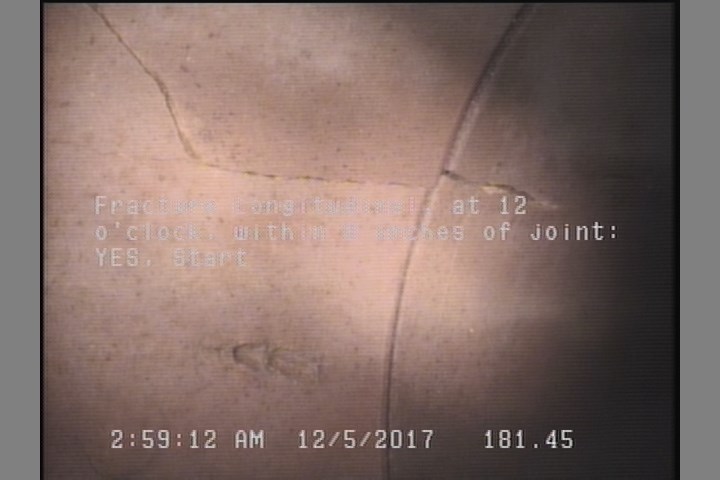 Fracture Longitudinal, at 12 o'clock, within 8 inches of joint: YES, Start