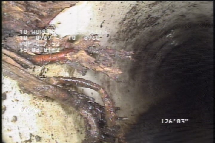 Roots Fine Connection, at 09 o'clock, within 8 inches of joint: NO