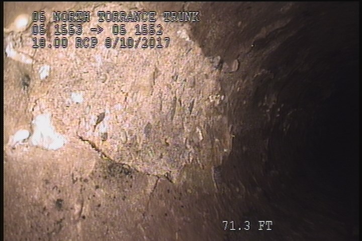 Surface Spalling, from 11 to 01 o'clock, within 8 inches of joint: NO - PEELING CONCRETE