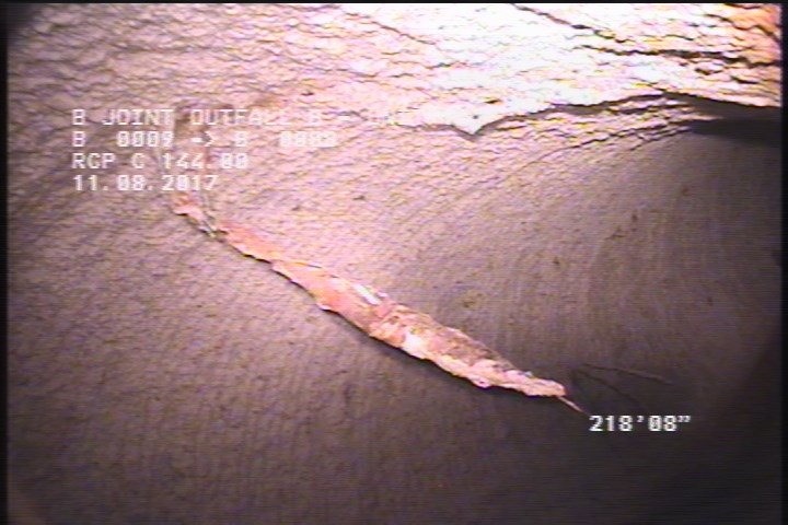 Surface Reinforcement Corroded, from 10 to 02 o'clock, within 8 inches of joint: NO - BROKEN MISSING CIRCUM REBAR