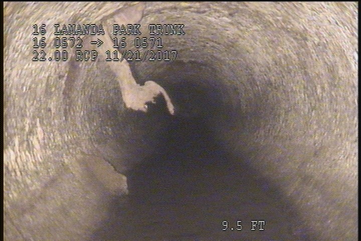 Roots Tap Barrell, at 11 o'clock, 10 %, within 8 inches of joint: YES - BEFORE