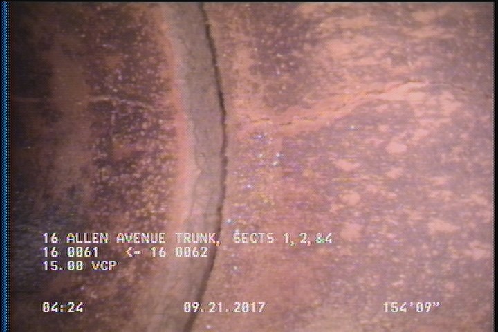 Crack Longitudinal, at 12 o'clock, within 8 inches of joint: YES, Start