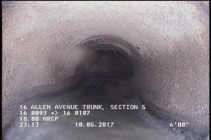 Deposits Attached Grease, 5 %of cross sectional area, from 04 to 08 o'clock, , within 8 inches of joint: YES, Start