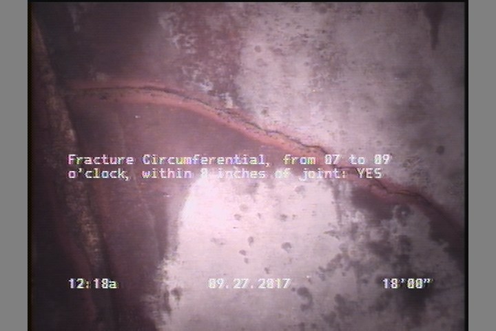 Fracture Circumferential, from 07 to 09 o'clock, within 8 inches of joint: YES