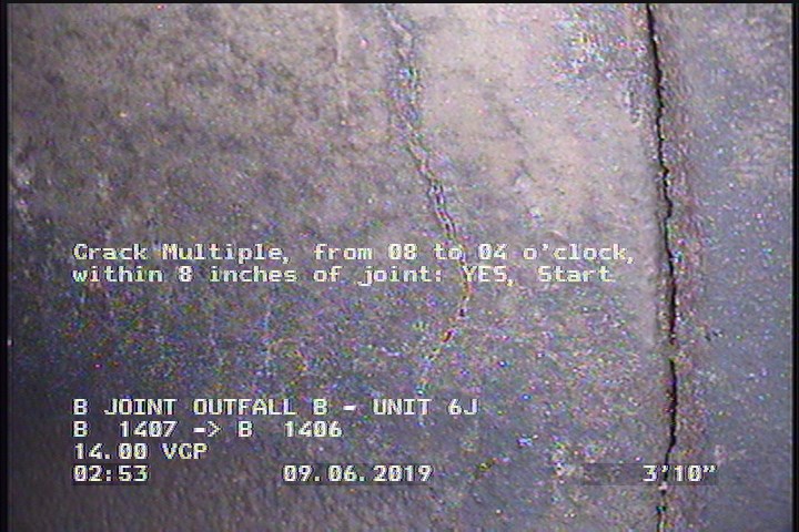 Crack Multiple, from 08 to 04 o'clock, within 8 inches of joint: YES, Start