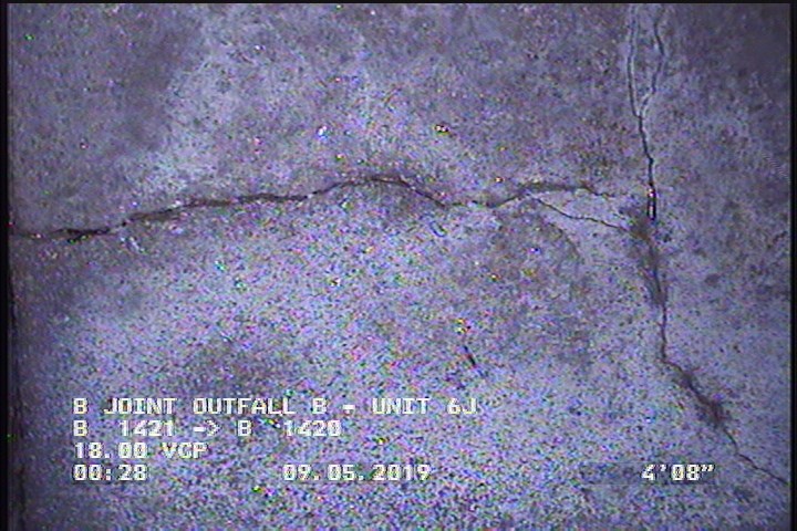 Crack Multiple, from 08 to 04 o'clock, within 8 inches of joint: YES, Start