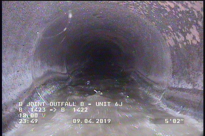 Deposits Attached Grease, 5 %of cross sectional area, from 04 to 08 o'clock, , within 8 inches of joint: YES, Start