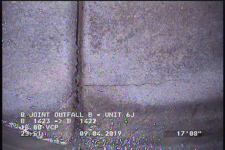 Crack Multiple, from 08 to 04 o'clock, within 8 inches of joint: YES, Start