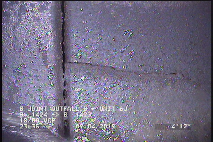 Crack Multiple, from 08 to 04 o'clock, within 8 inches of joint: YES, Start