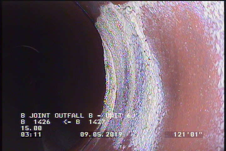 Deposits Attached Encrustation, 5 %of cross sectional area, from 09 to 03 o'clock, , within 8 inches of joint: YES, Start