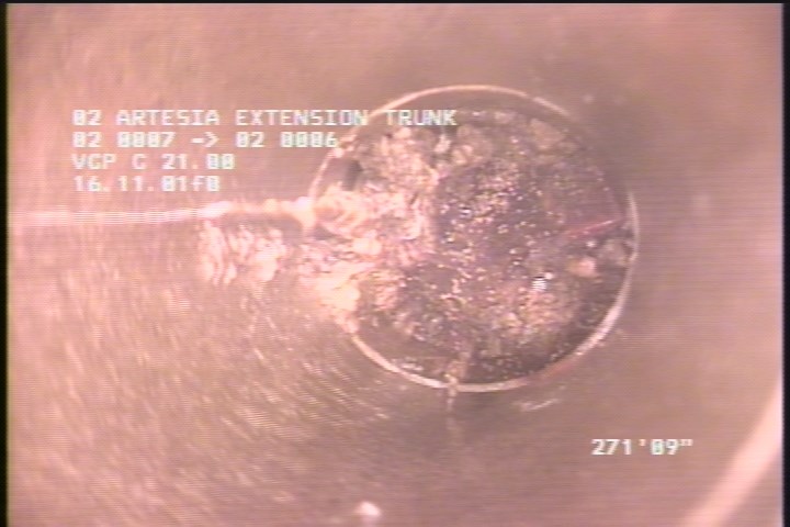 Tap Factory Made Defective, at 12 o'clock, -, within 8 inches of joint: YES, 4" - POSSIBLY COLLAPSED/BROKEN