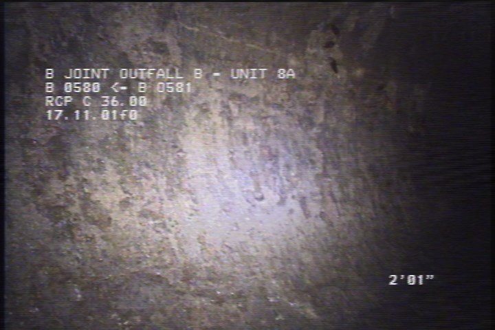Surface Reinforcement Visible, from 08 to 04 o'clock, within 8 inches of joint: YES