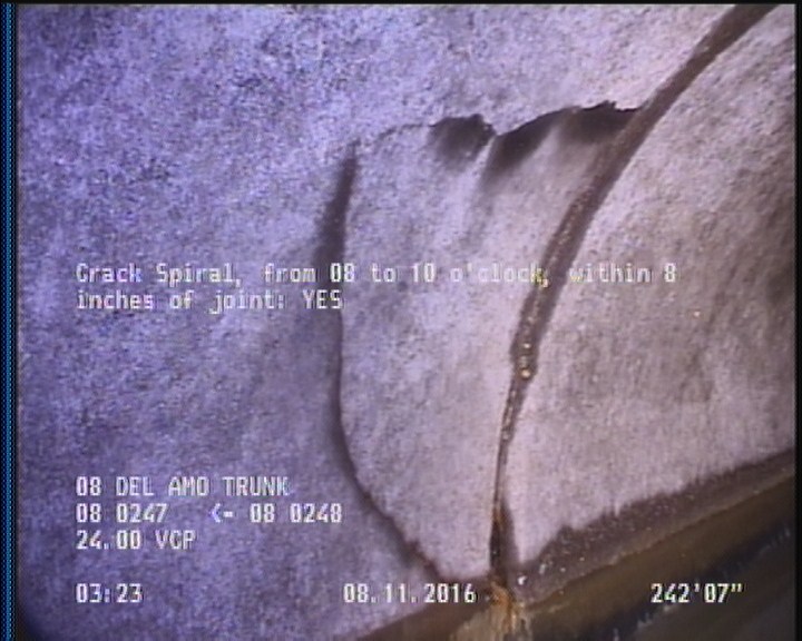 Crack Spiral, from 08 to 10 o'clock, within 8 inches of joint: YES