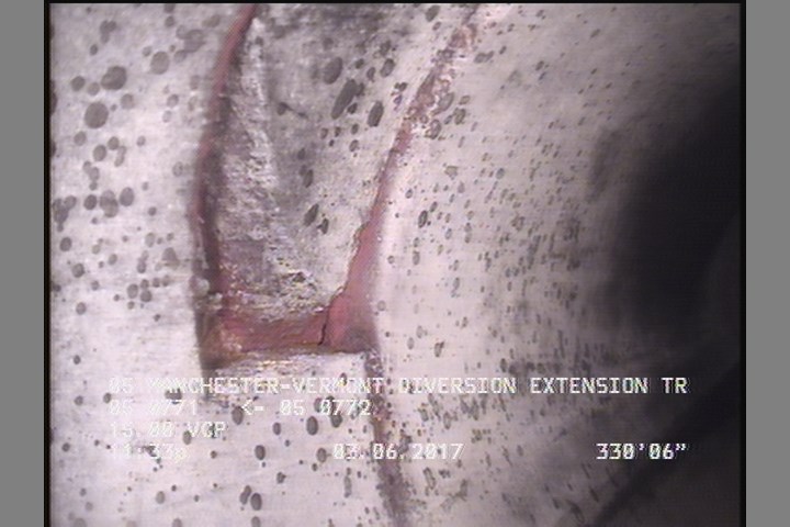 Broken, from 09 to 12 o'clock, within 8 inches of joint: YES