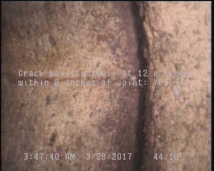 Crack Longitudinal, at 12 o'clock, within 8 inches of joint: YES