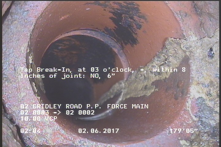 Tap Break-In, at 03 o'clock, -, within 8 inches of joint: NO, 6"