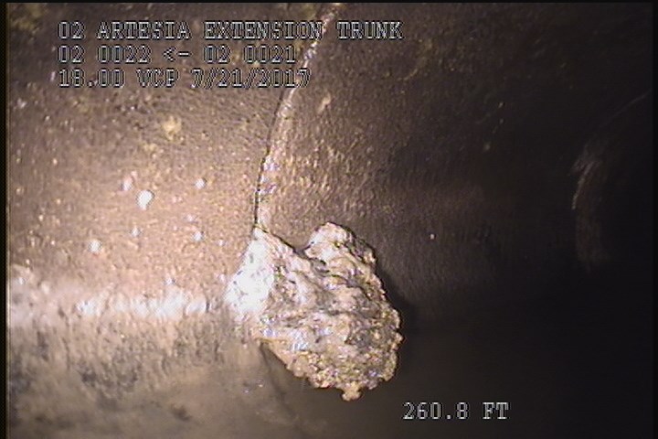 Deposits Attached Grease, 5 %of cross sectional area, at 09 o'clock, , within 8 inches of joint: YES