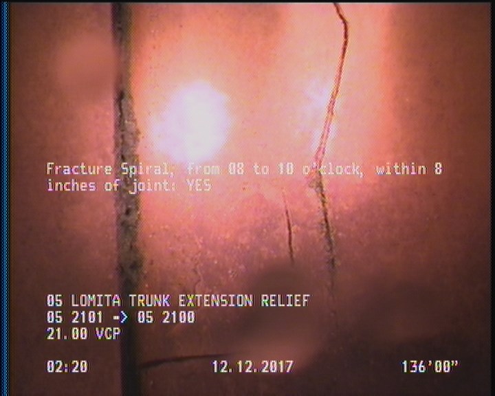 Fracture Spiral, from 08 to 10 o'clock, within 8 inches of joint: YES