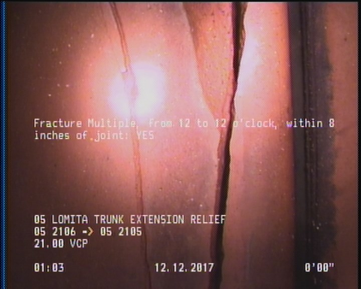 Fracture Multiple, from 12 to 12 o'clock, within 8 inches of joint: YES