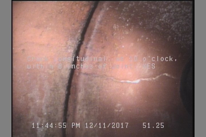 Crack Longitudinal, at 10 o'clock, within 8 inches of joint: YES