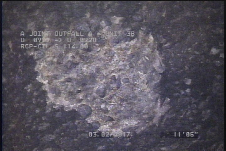 Surface Aggregate Missing, from 10 to 02 o'clock, within 8 inches of joint: YES, Start - SEVERE AGG