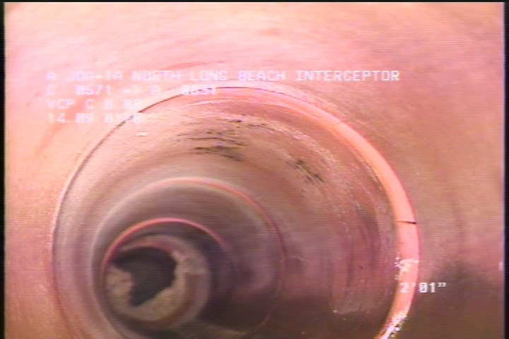Fracture Multiple, from 11 to 04 o'clock, within 8 inches of joint: YES
