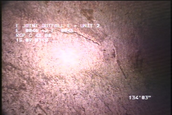 Surface Spalling, from 10 to 11 o'clock, within 8 inches of joint: NO
