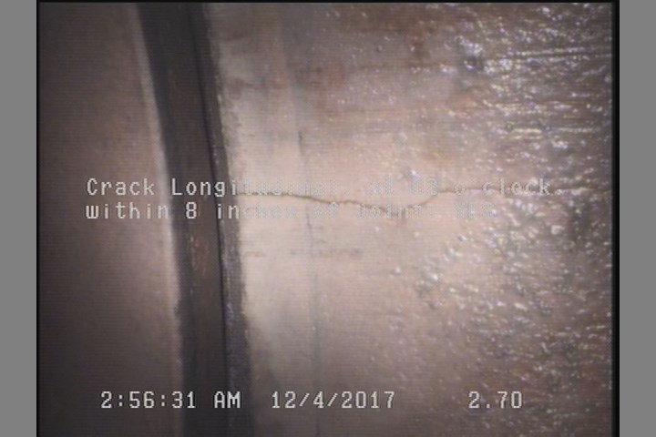 Crack Longitudinal, at 02 o'clock, within 8 inches of joint: YES