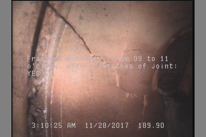 Fracture Multiple, from 09 to 11 o'clock, within 8 inches of joint: YES