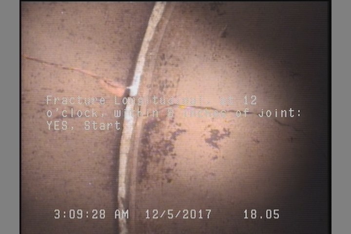 Fracture Longitudinal, at 12 o'clock, within 8 inches of joint: YES, Start