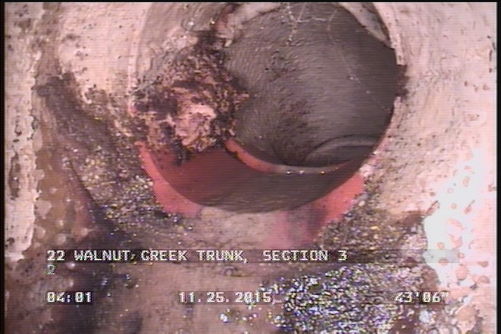 Tap Factory Made Active, at 01 o'clock, -, within 8 inches of joint: NO, 6"
