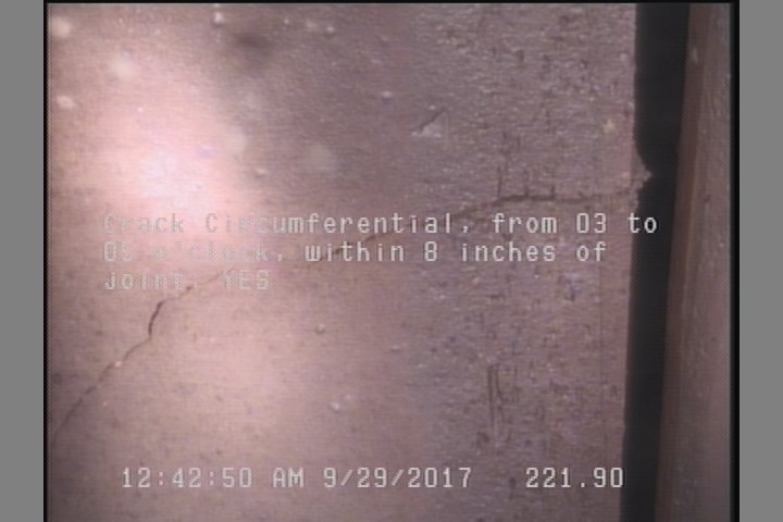 Crack Circumferential, from 03 to 05 o'clock, within 8 inches of joint: YES