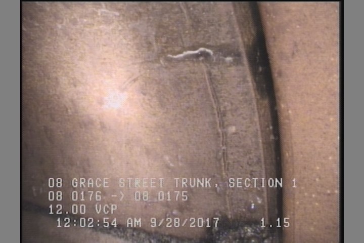 Crack Multiple, from 02 to 05 o'clock, within 8 inches of joint: YES