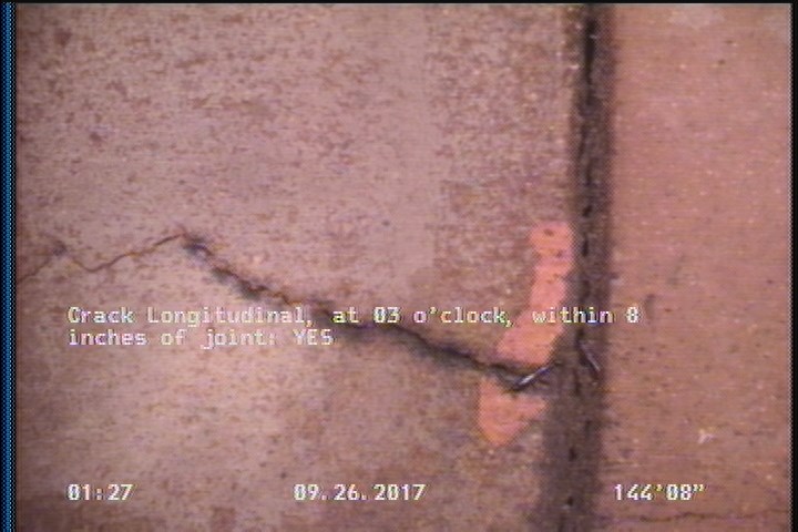 Crack Longitudinal, at 03 o'clock, within 8 inches of joint: YES