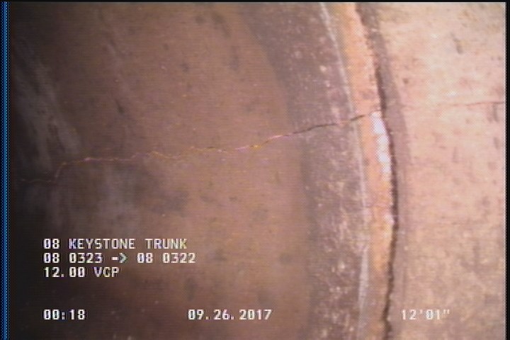 Crack Longitudinal, at 03 o'clock, within 8 inches of joint: YES, Start