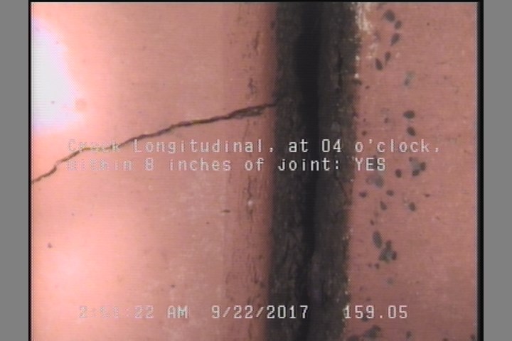 Crack Longitudinal, at 04 o'clock, within 8 inches of joint: YES