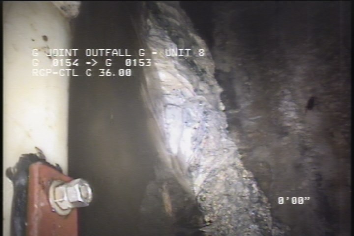 Deposits Settled Other, 10 %of cross sectional area, from 04 to 05 o'clock, , within 8 inches of joint: NO - SLUDGE