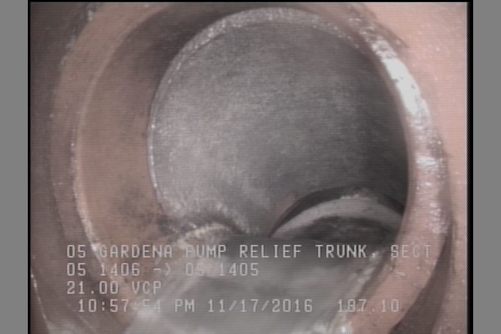 Tap Break-In Active, at 02 o'clock, -, within 8 inches of joint: NO, 6"