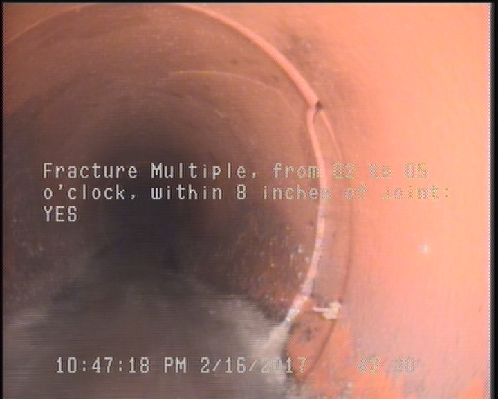 Fracture Multiple, from 02 to 05 o'clock, within 8 inches of joint: YES