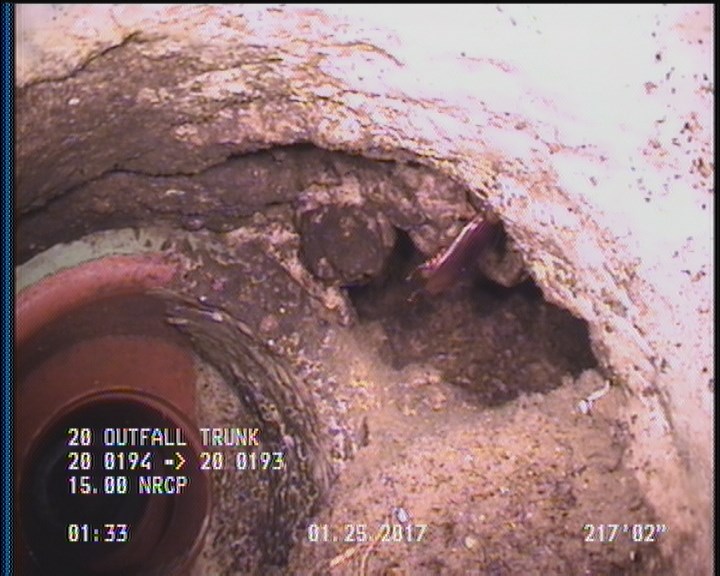 Tap Factory Made Defective, at 10 o'clock, -, within 8 inches of joint: NO, 6" - HOLE
